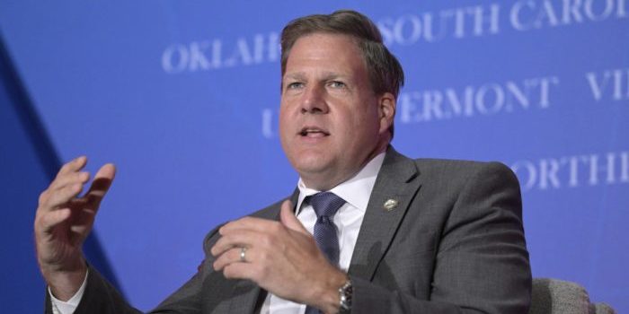 GOP Gov. Rescues Choking Man in Lobster-Roll Competition at N.H. Seafood Festival