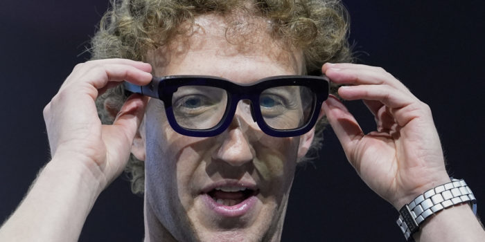 Treacherous Ex-Trump Foes Try to Worm Their Way Back into His Graces